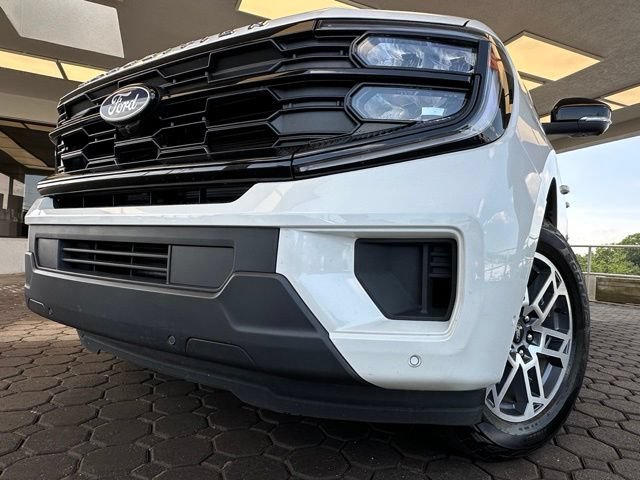 Certified 2025 Ford Expedition Active AWD/4WD image 32