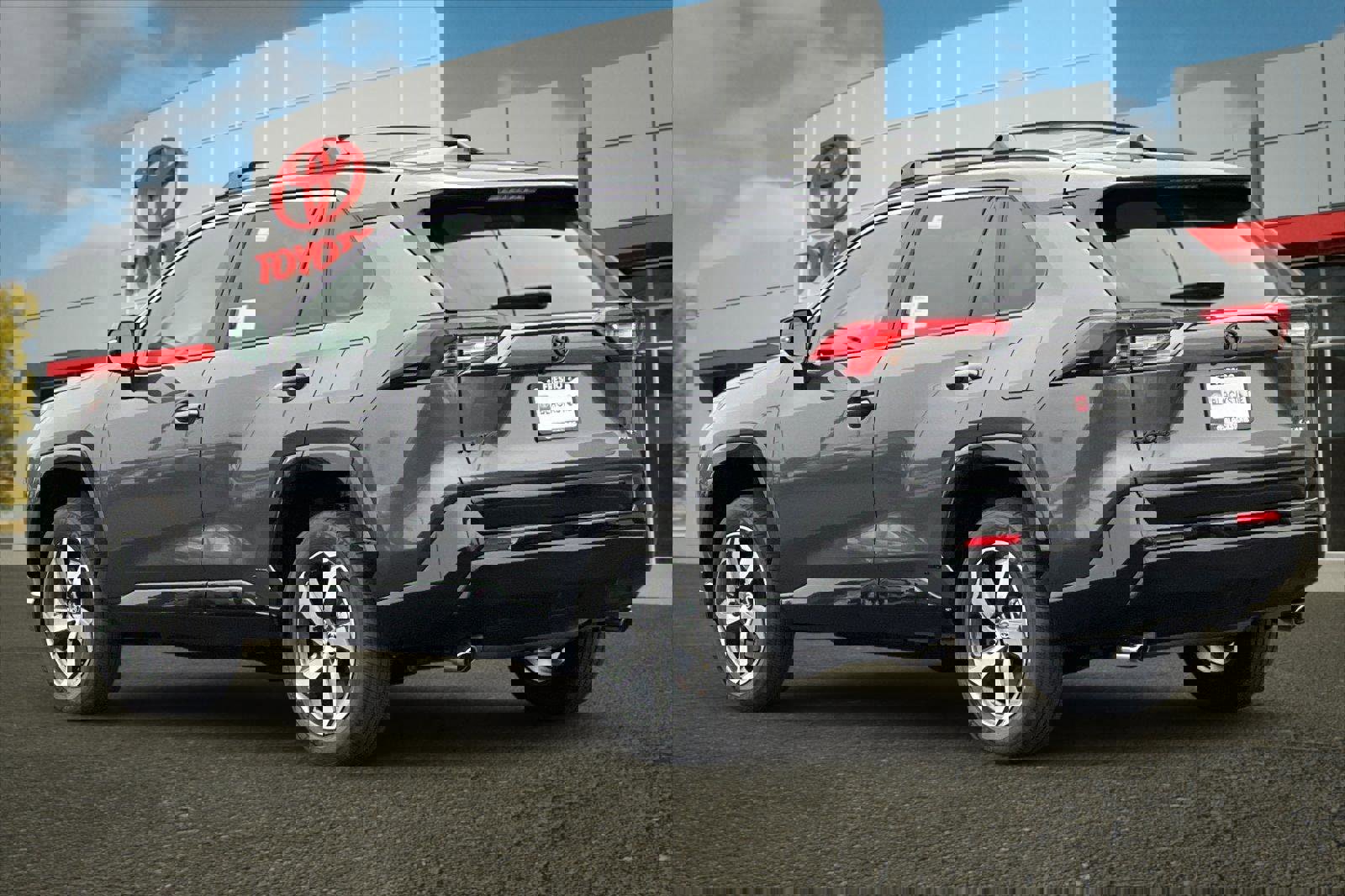 Certified 2025 Toyota RAV4 SE image 5