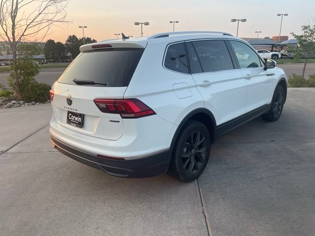 Used 2024 Volkswagen Tiguan SE AWD/4WD image 10