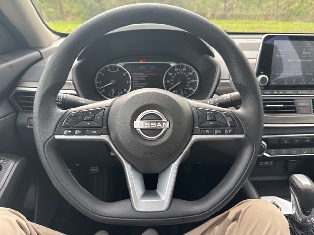 Used 2025 Nissan Altima 2.5 SV image 18