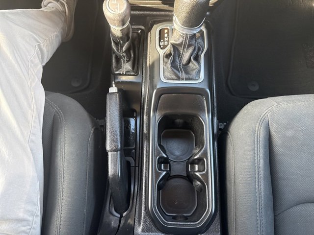 Used 2020 Jeep Wrangler Unlimited Sahara image 24