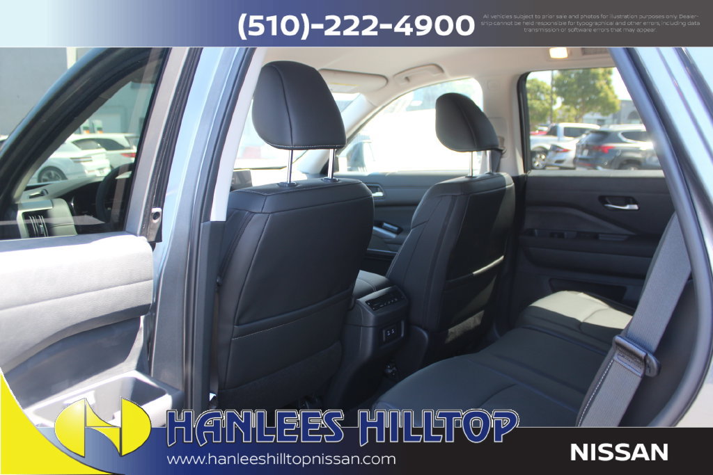 New 2026 Nissan Pathfinder SL FWD image 17