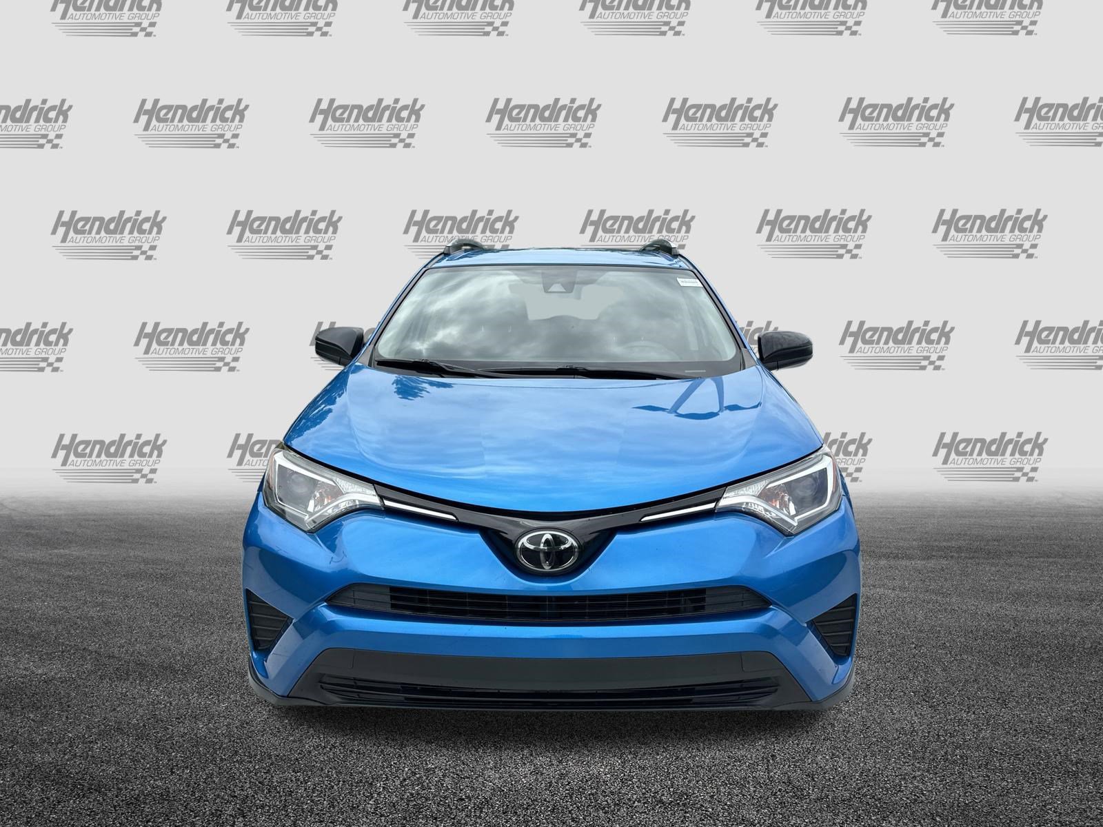 Used 2018 Toyota RAV4 LE FWD image 3
