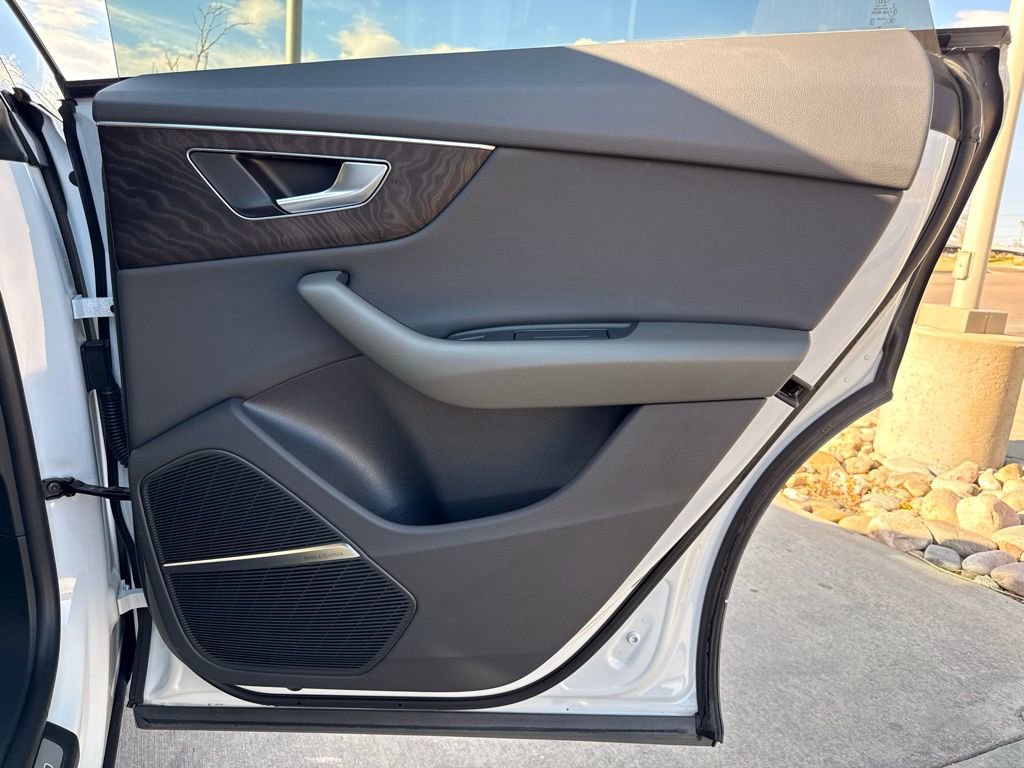 Used 2021 Audi Q8 Premium Plus w/ Premium Plus Package image 29