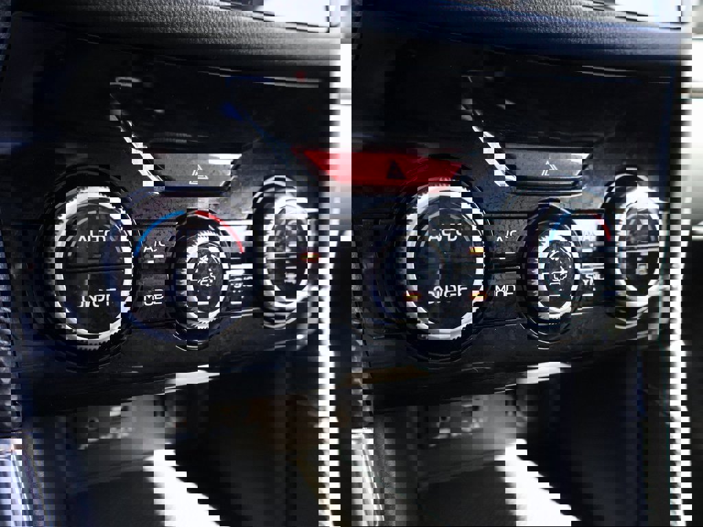 Used 2024 Subaru Forester Touring w/ Convenience Package image 39