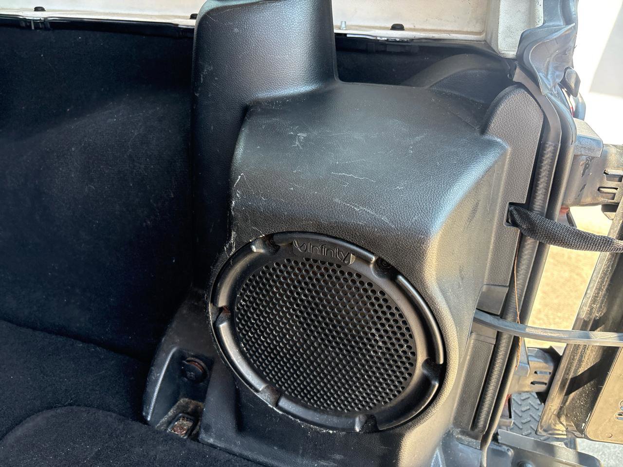 Used 2012 Jeep Wrangler Unlimited Rubicon image 14