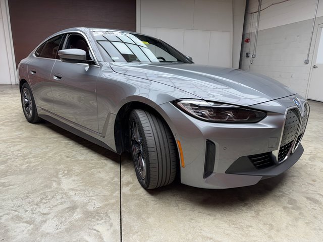 Used 2023 BMW i4 eDrive35 w/ Premium Package image 7