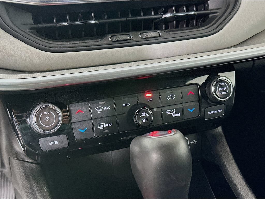 Certified 2025 Jeep Compass Limited AWD/4WD image 24