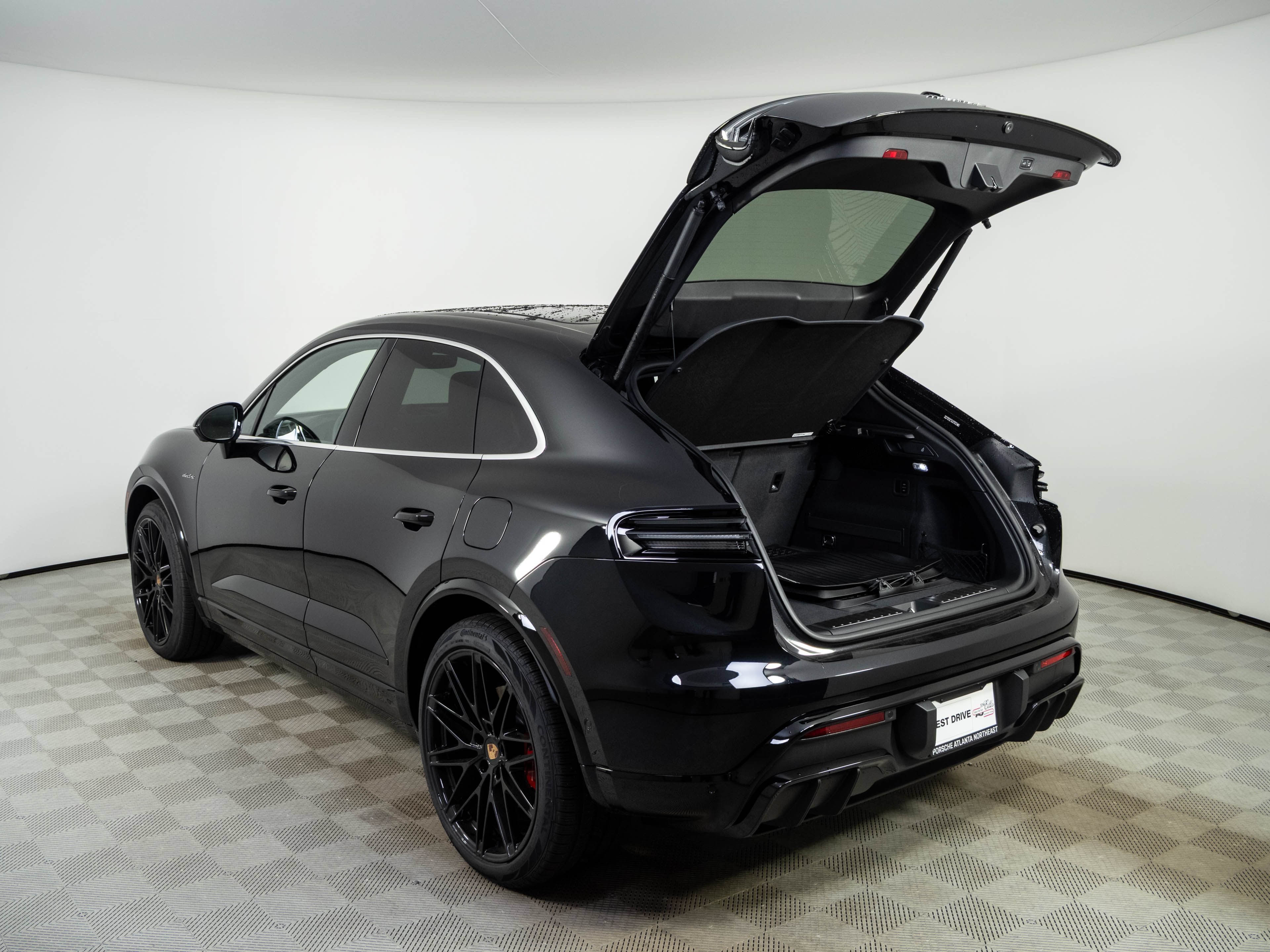 New 2026 Porsche Macan 4S Electric AWD/4WD image 33