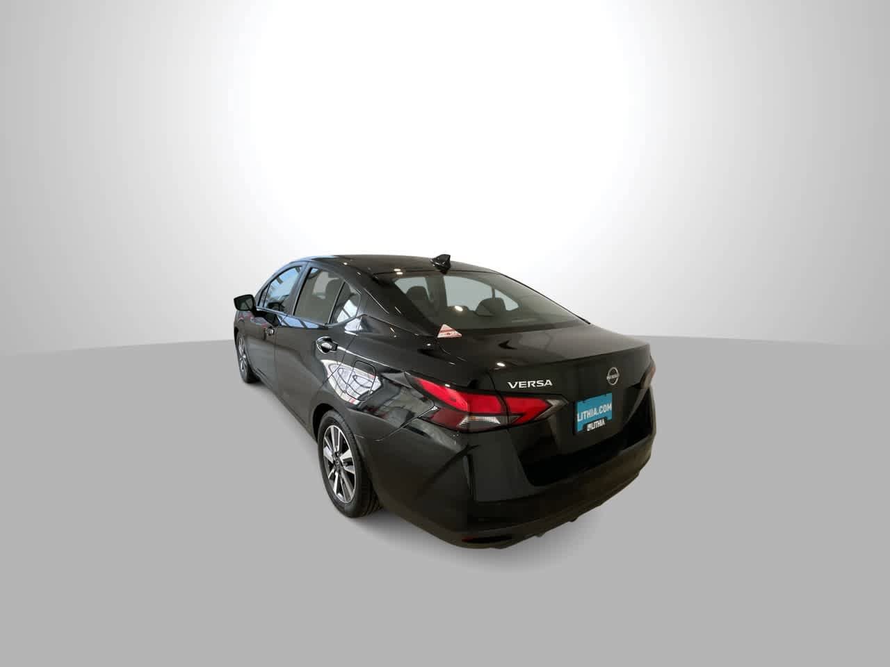 Used 2023 Nissan Versa SV image 6