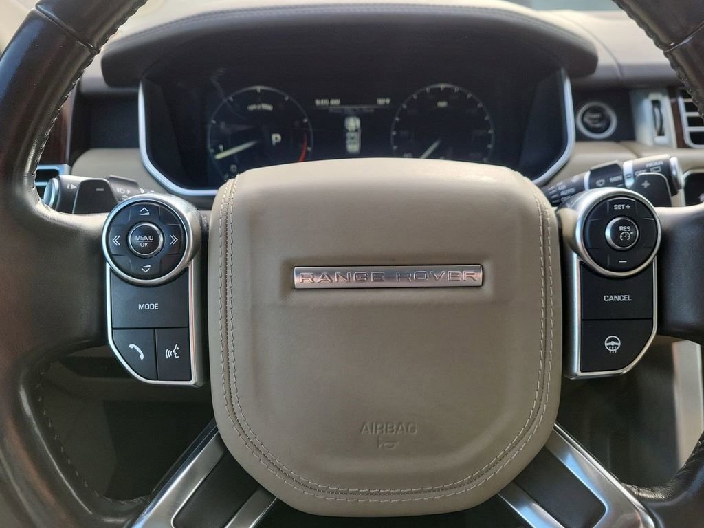 Used 2016 Land Rover Range Rover HSE image 18