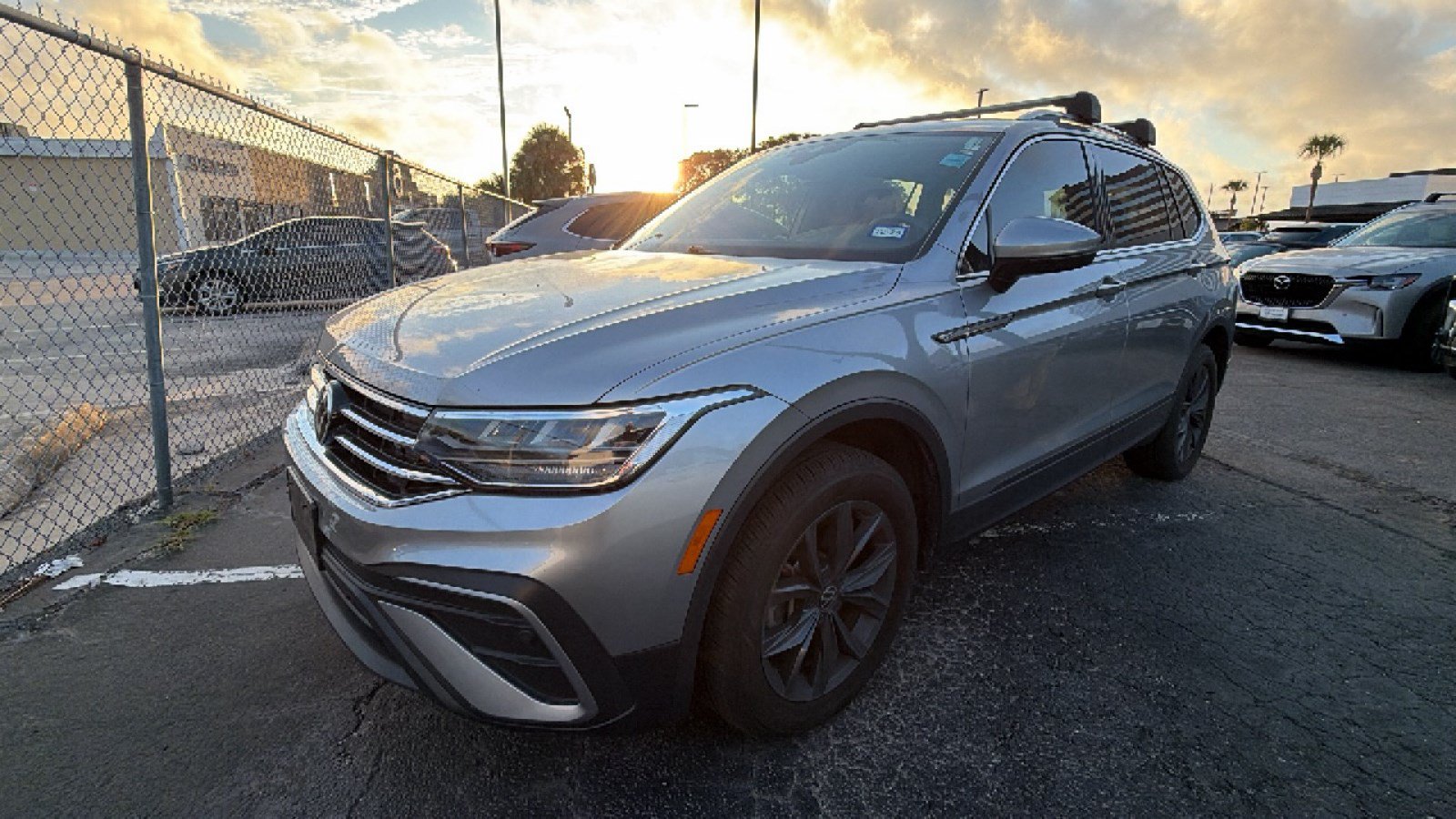 Used 2023 Volkswagen Tiguan SE FWD image 7