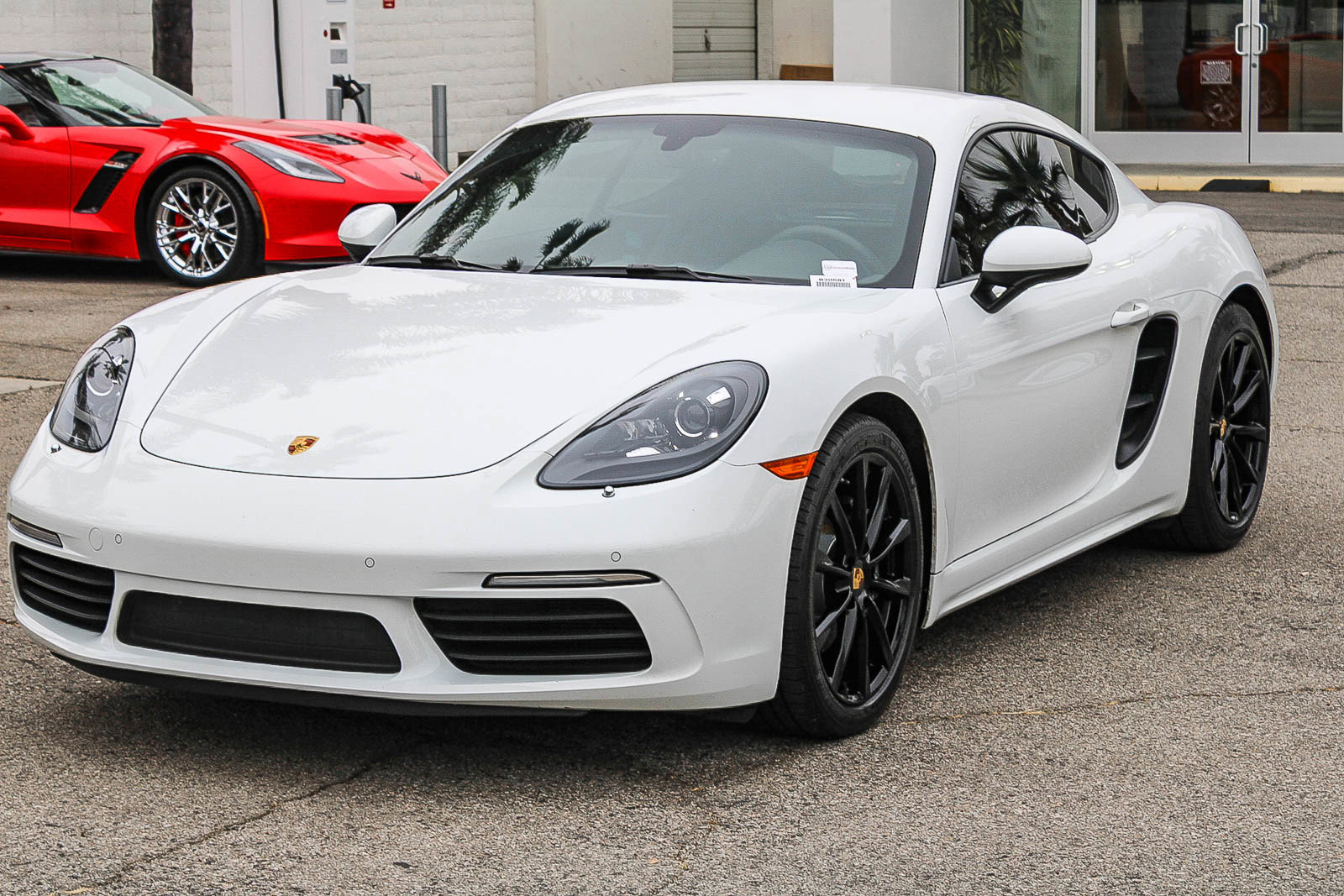 Used 2019 Porsche 718 Cayman RWD image 3