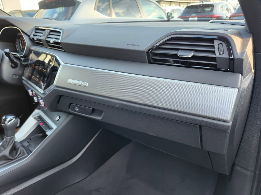 New 2025 Audi Q3 2.0T Premium image 20