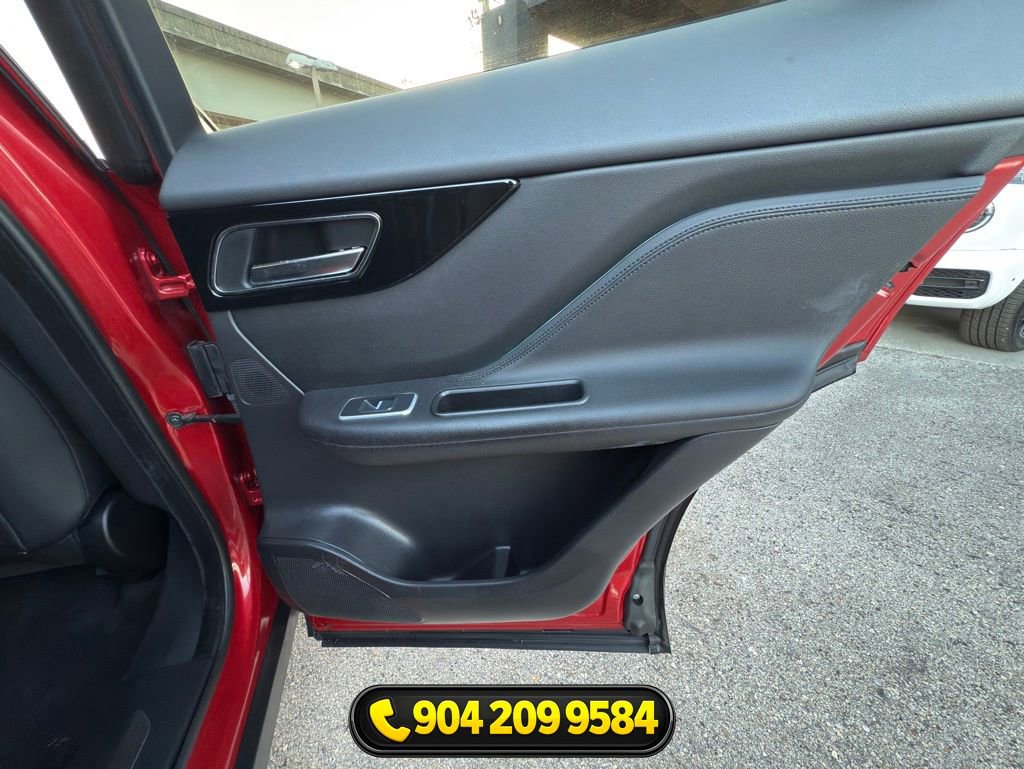 Used 2020 Jaguar F-PACE Premium image 24