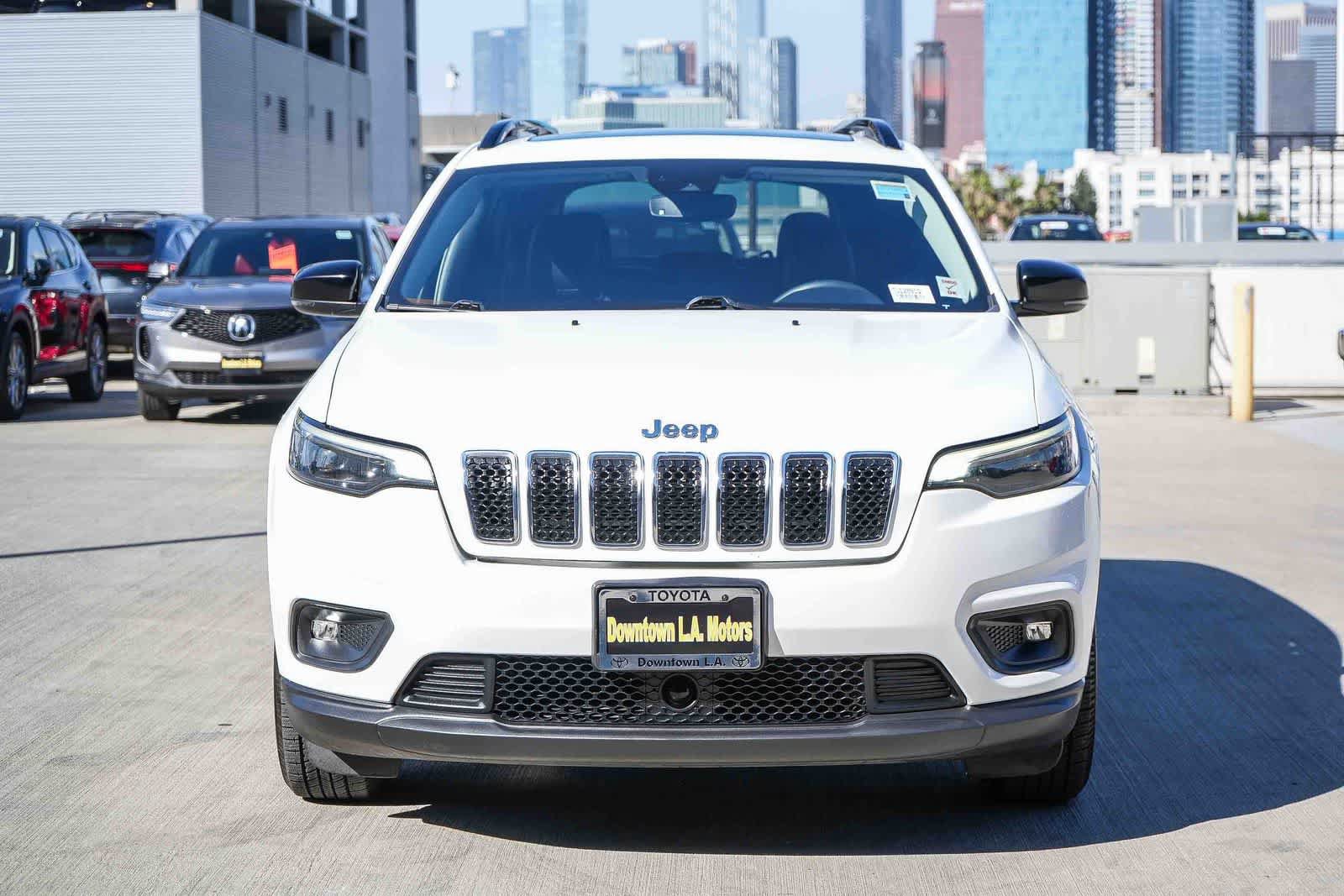 Used 2022 Jeep Cherokee Latitude Lux FWD image 2