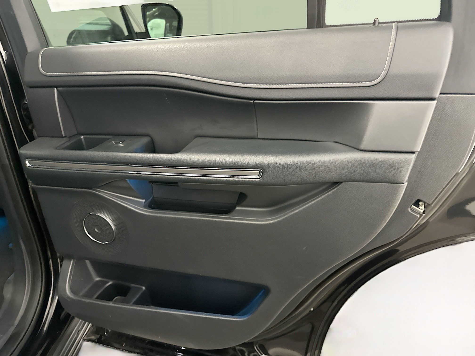 Used 2024 Ford Expedition XLT image 33