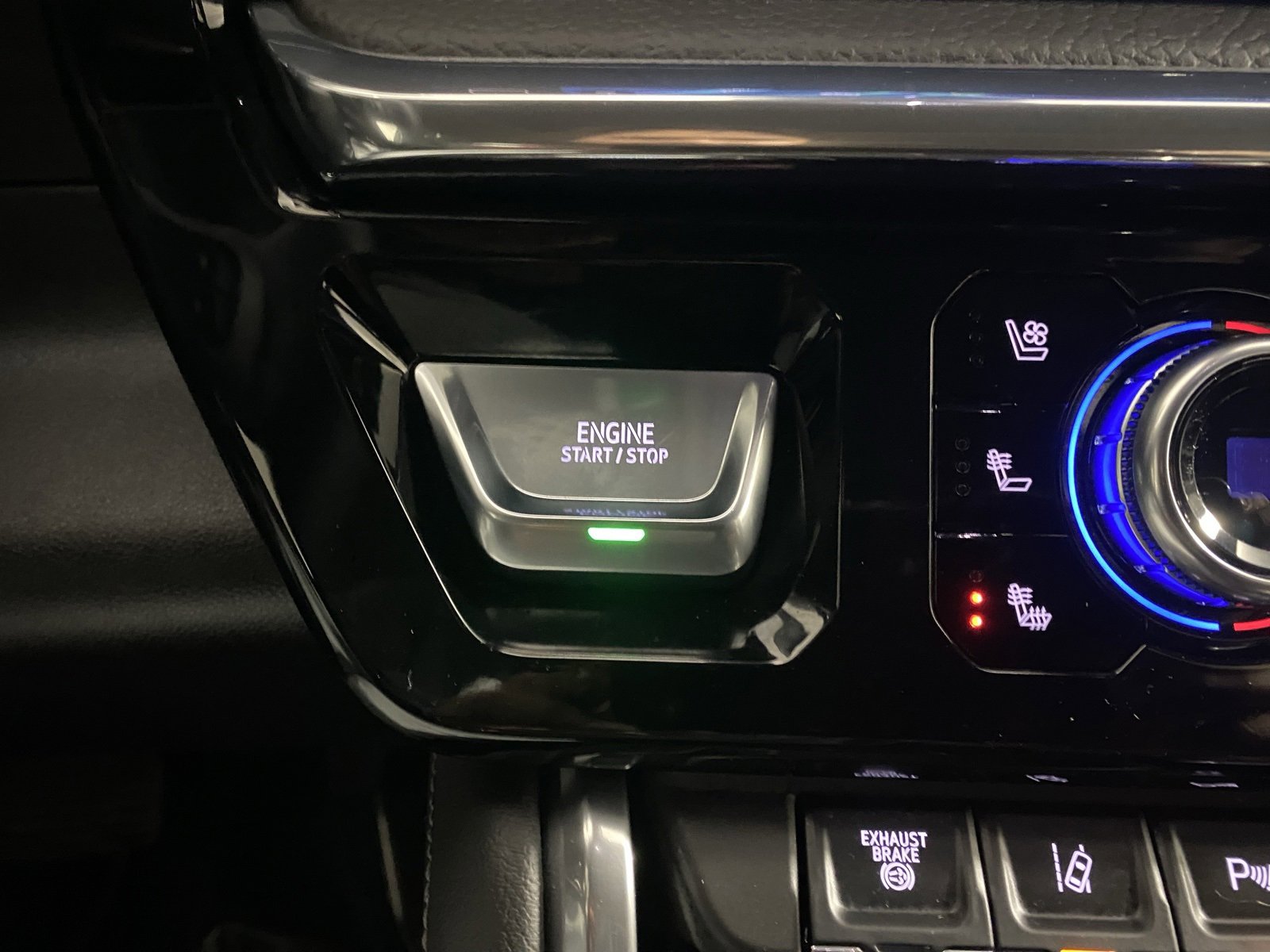 Used 2025 GMC Sierra 3500 Denali w/ Denali Reserve Package image 22