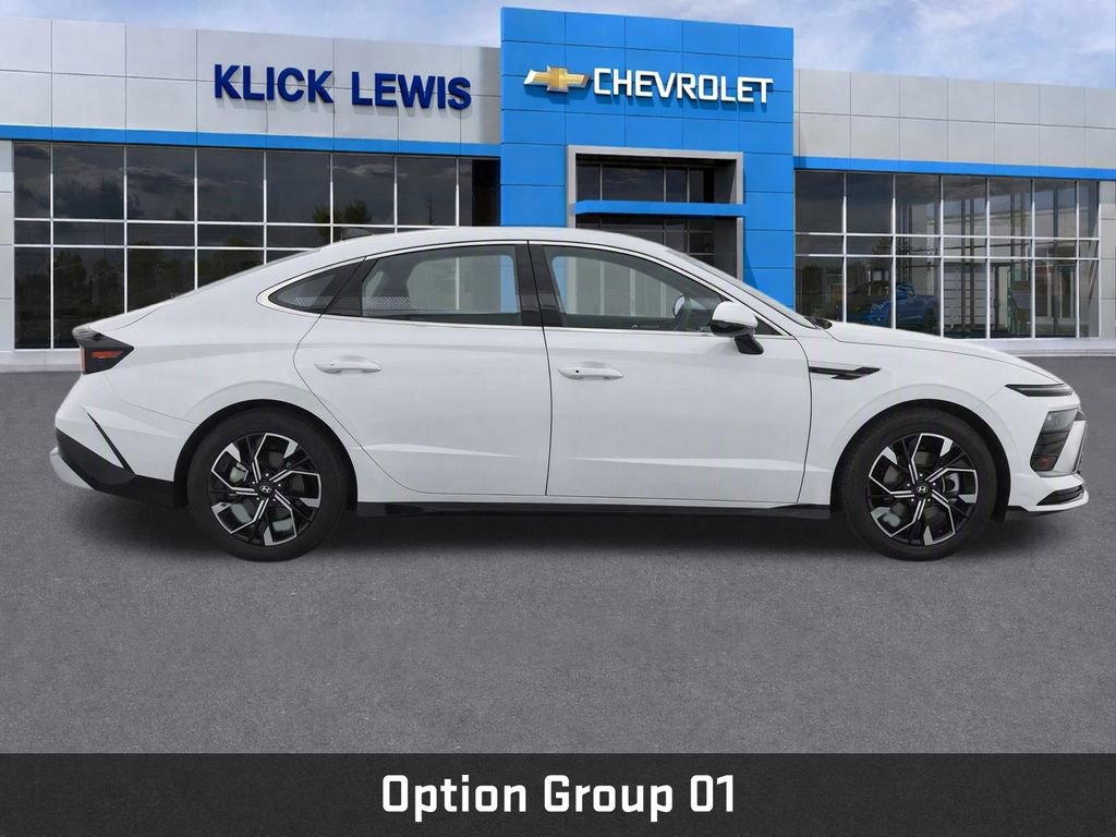 Used 2025 Hyundai Sonata SEL FWD image 9