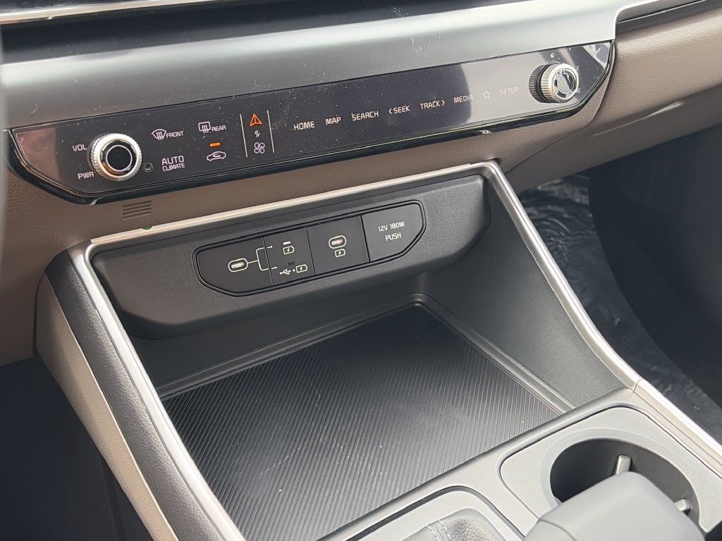 New 2027 Kia Carnival FWD image 21
