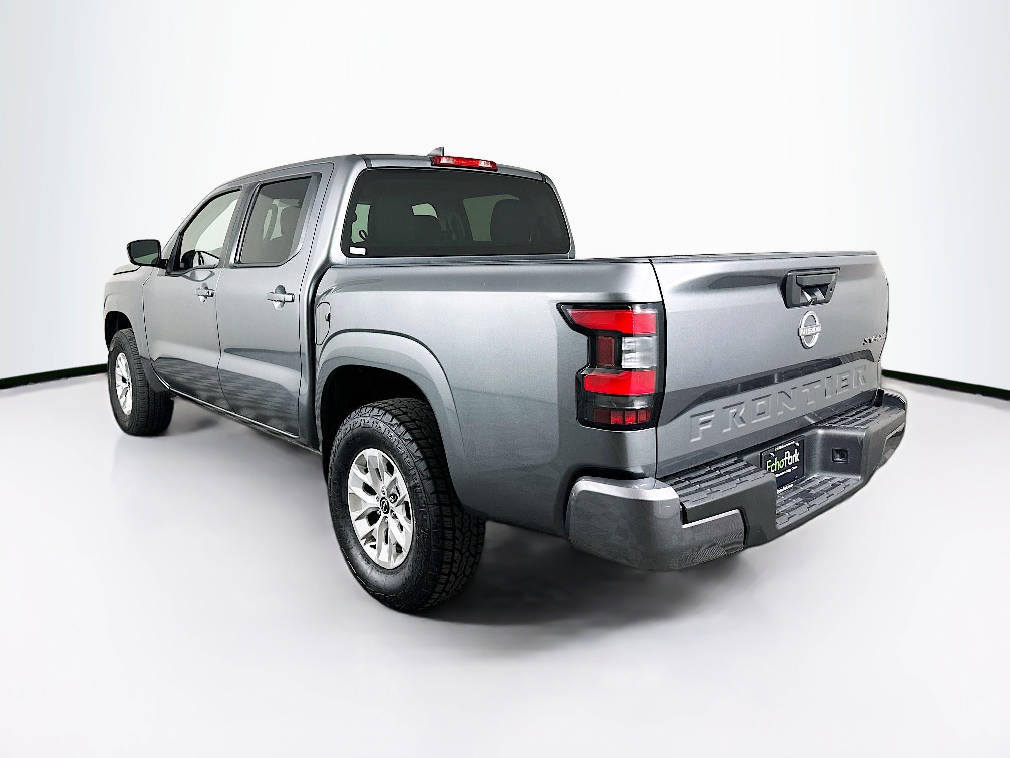 Used 2024 Nissan Frontier SV image 5