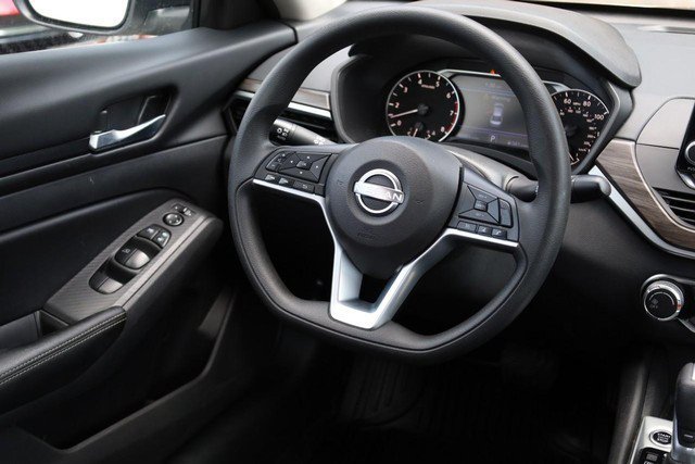 Certified 2025 Nissan Altima 2.5 SV FWD image 22