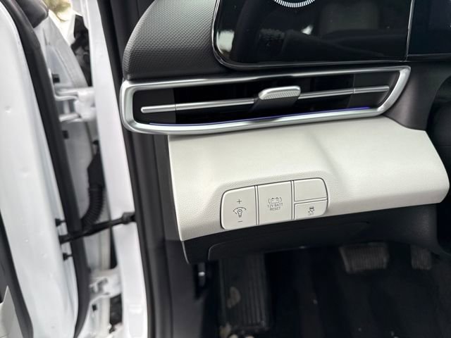 Certified 2025 Hyundai Elantra Limited image 23