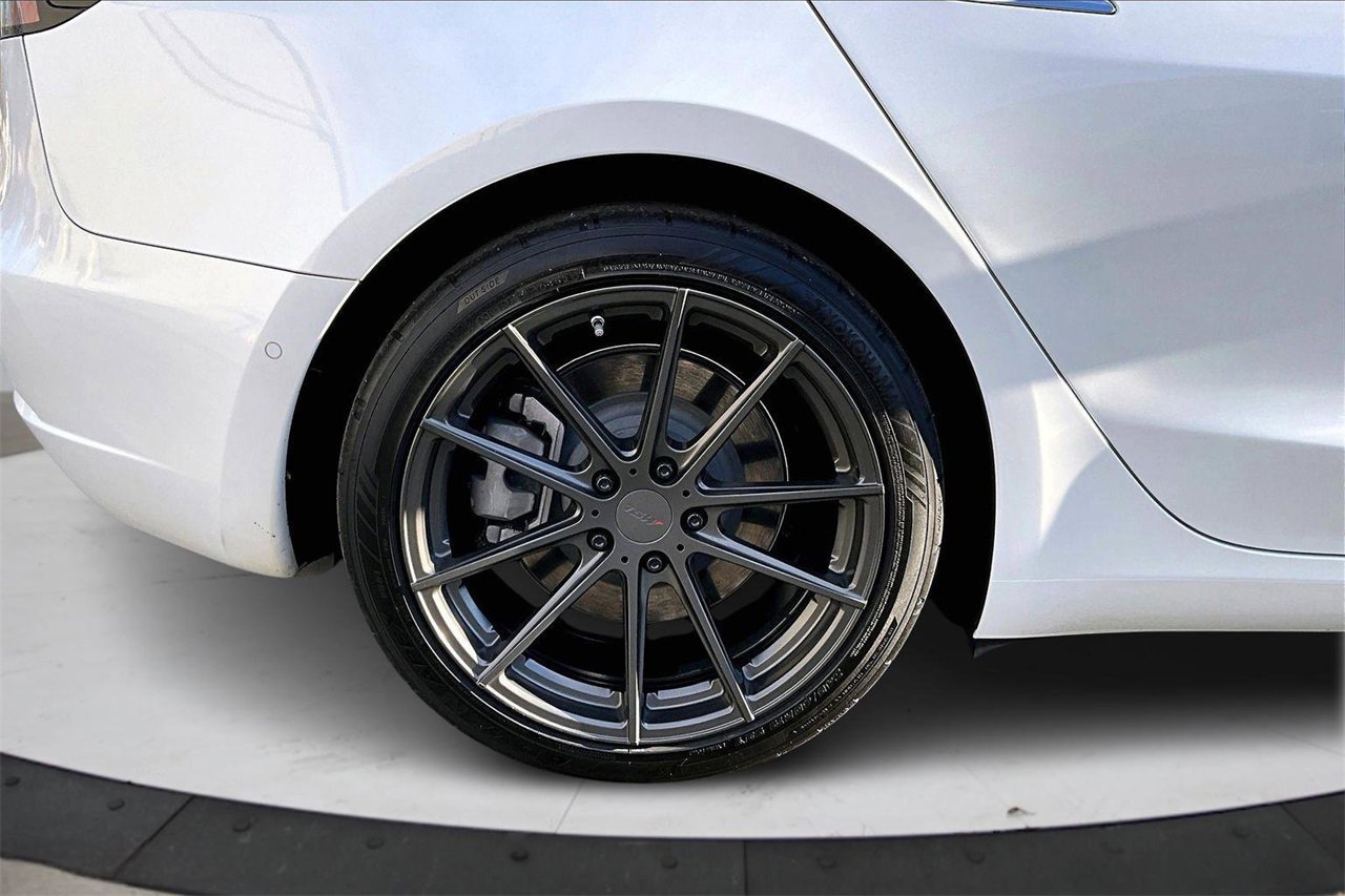 Used 2020 Tesla Model 3 Long Range image 35