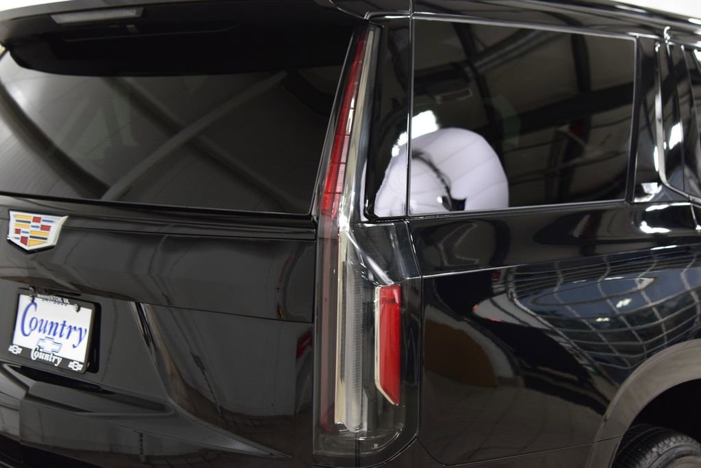 Used 2024 Cadillac Escalade Sport Platinum w/ LPO, Floor Liner Package AWD/4WD image 18