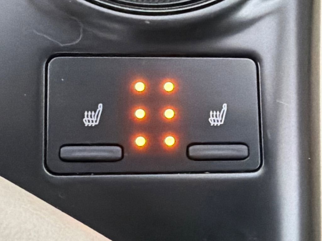 Used 2019 Toyota Camry LE w/ Sunroof Package image 31