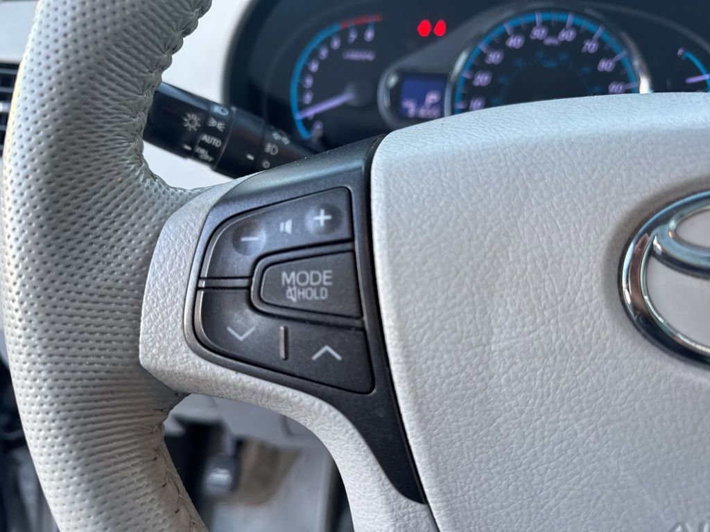 Used 2012 Toyota Sienna XLE image 46