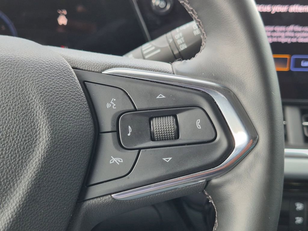 Used 2025 Chevrolet Trax LT w/ LT Convenience Package FWD image 16