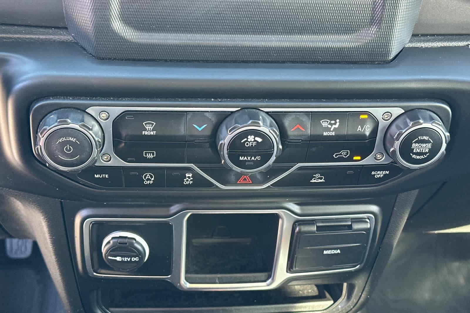 Used 2023 Jeep Wrangler Sport AWD/4WD image 20