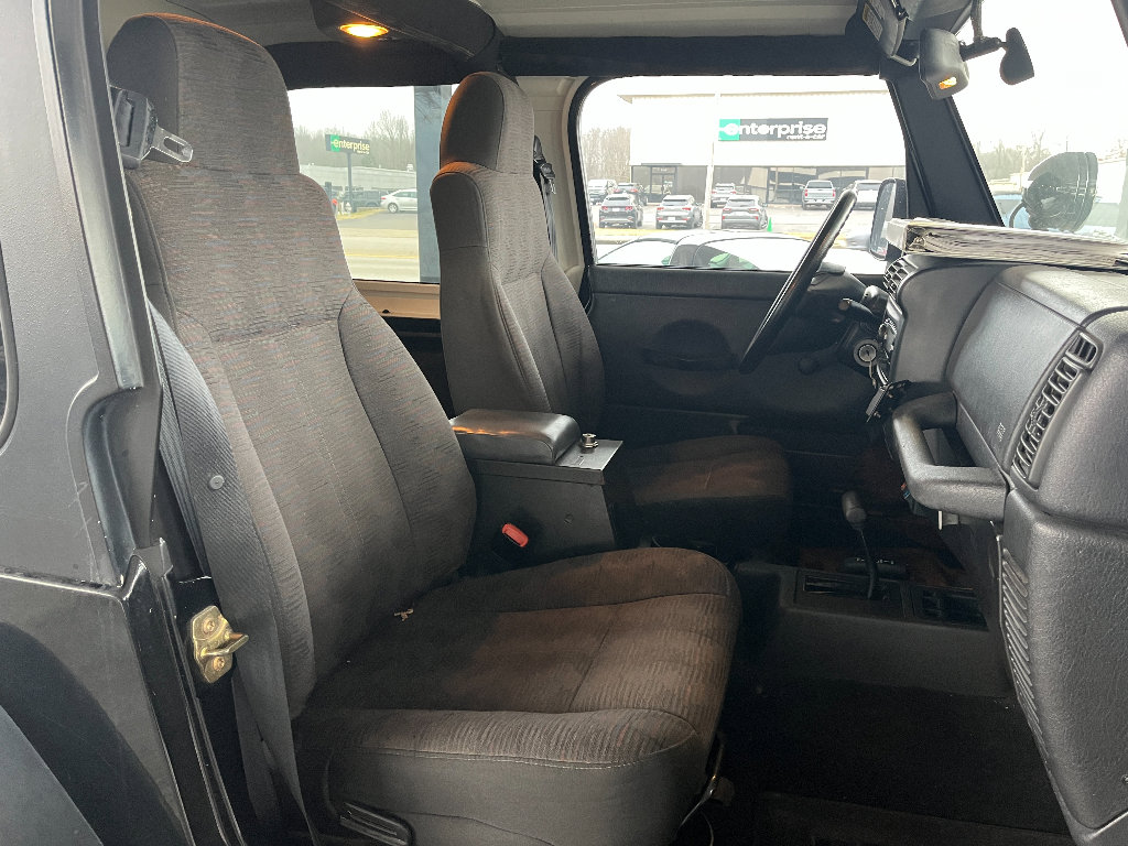 Used 2004 Jeep Wrangler Rubicon w/ Dual Top Group image 25