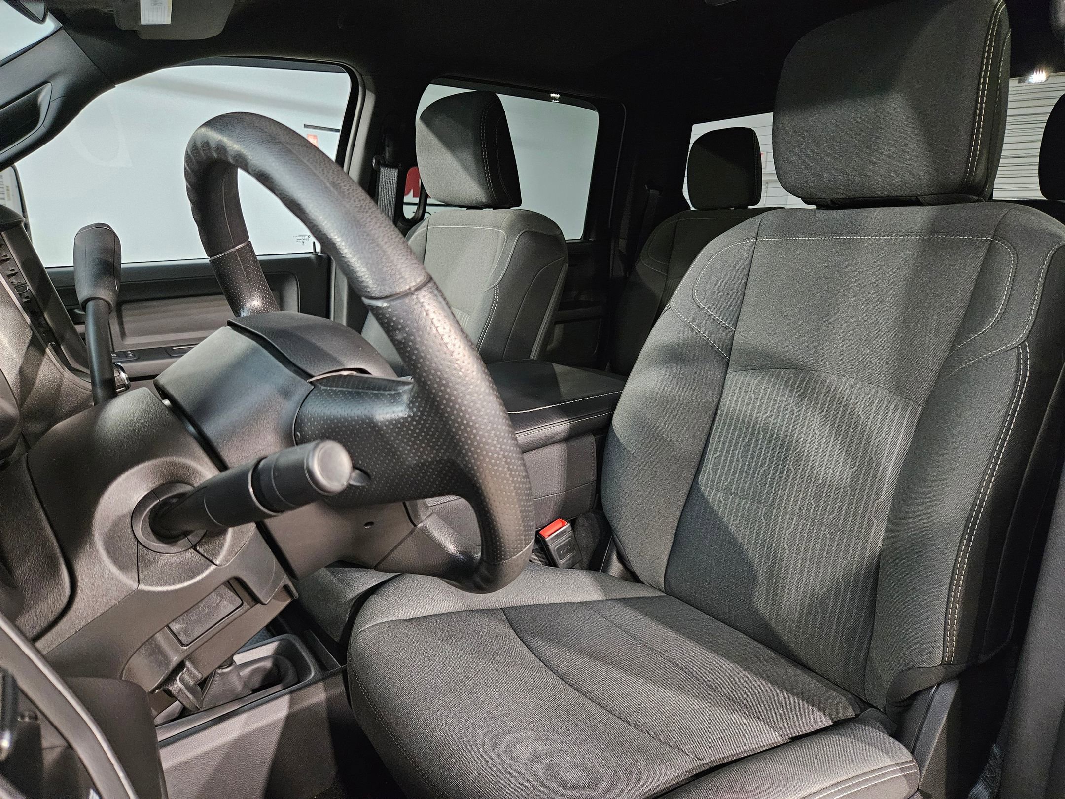 Used 2024 RAM 2500 Tradesman w/ Chrome Appearance Group image 24