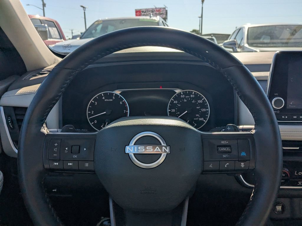 Used 2025 Nissan Rogue SV FWD image 22