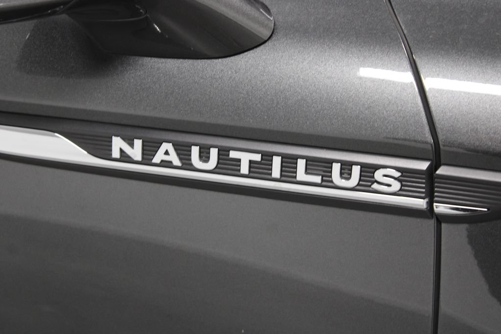 Used 2020 Lincoln Nautilus FWD w/ Equipment Group 101A image 12