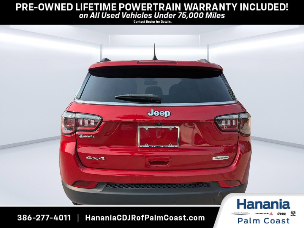 Used 2024 Jeep Compass Latitude w/ Sun and Sound Group AWD/4WD image 4