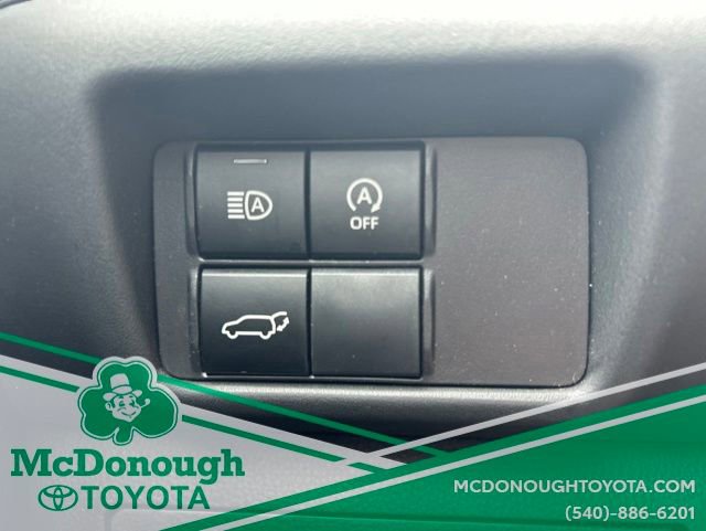 Used 2023 Toyota Highlander XLE AWD/4WD image 13