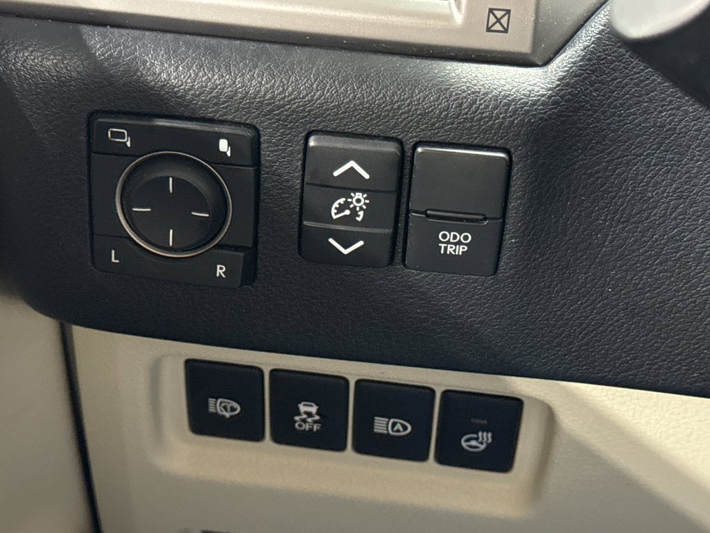 Used 2022 Lexus GX 460 Premium w/ Premium Plus Package image 38