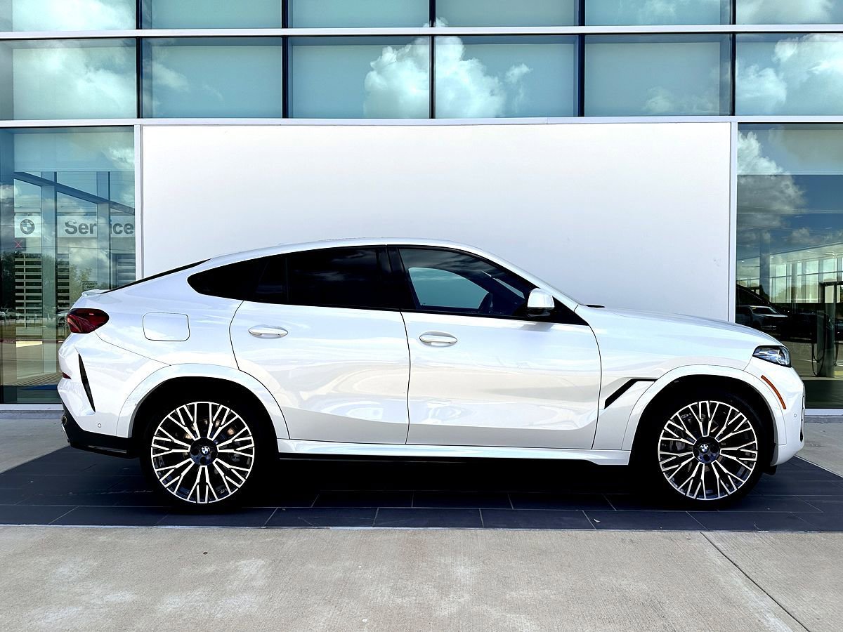 New 2026 BMW X6 xDrive40i w/ Climate Comfort Package image 3