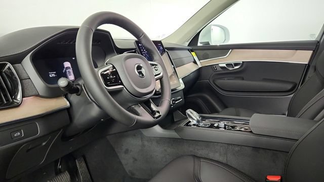 Certified 2025 Volvo XC90 B6 Core w/ Protection Package Premier AWD/4WD image 12
