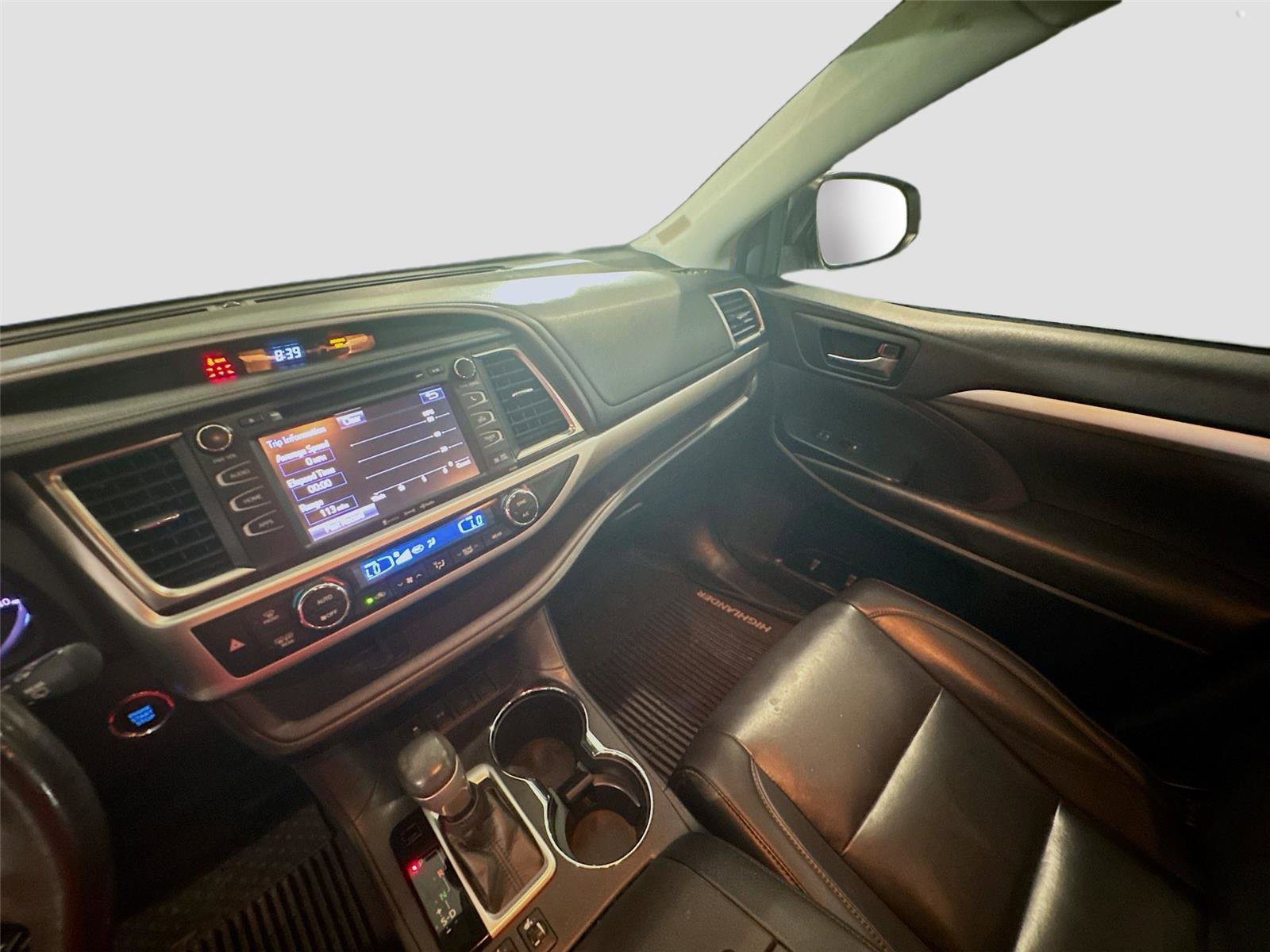 Used 2019 Toyota Highlander XLE image 8