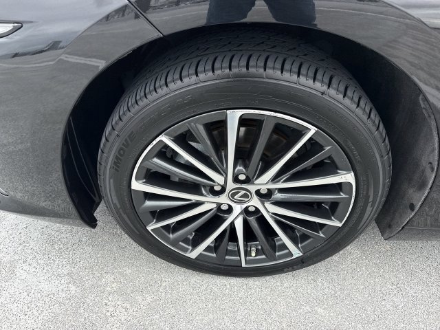 Certified 2024 Lexus ES 300h w/ Premium Package FWD image 10