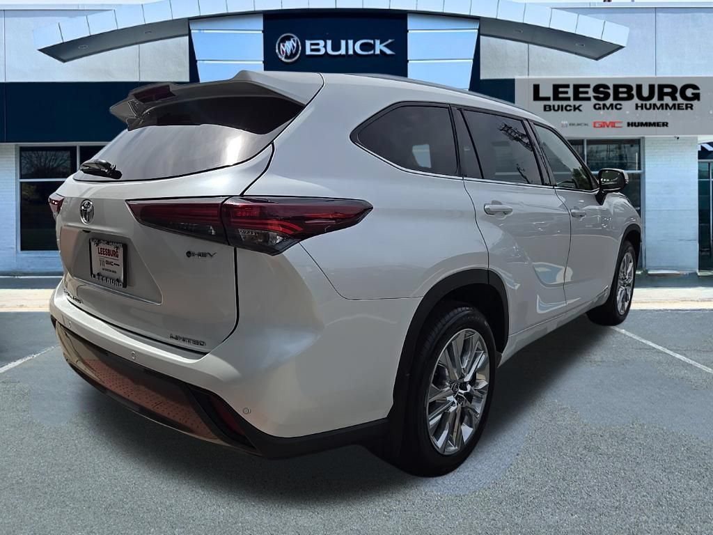 Used 2025 Toyota Highlander Limited AWD/4WD image 7