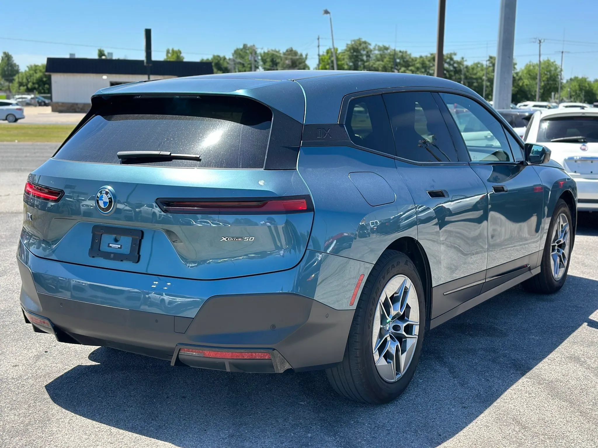 Used 2022 BMW iX xDrive50 w/ Convenience Package AWD/4WD image 6