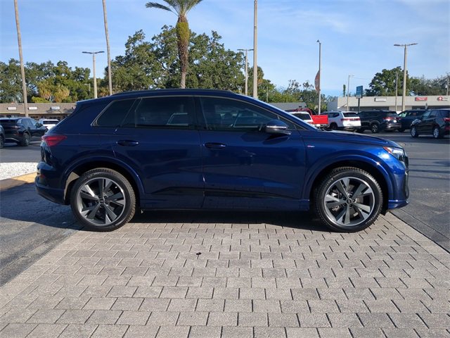 Used 2023 Audi Q4 e-tron Premium w/ Convenience Package image 3