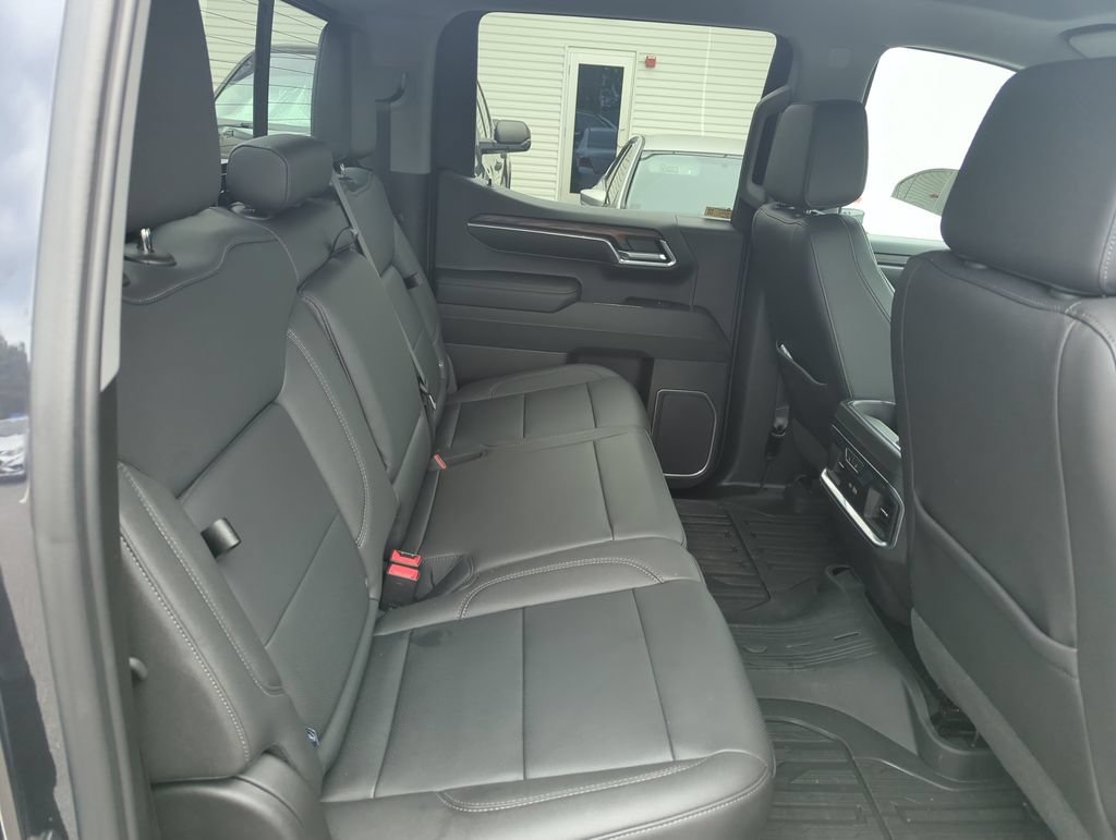 Used 2024 GMC Sierra 1500 SLT w/ SLT Premium Plus Package AWD/4WD image 31