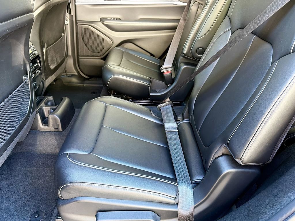 Used 2023 Jeep Grand Cherokee L Limited image 37