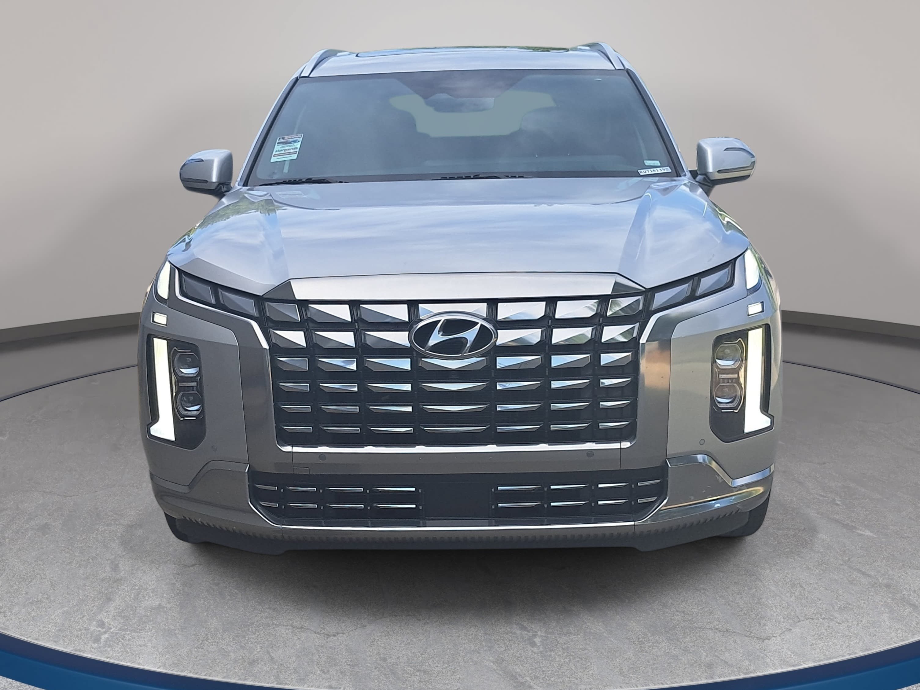 Used 2024 Hyundai Palisade Calligraphy FWD image 2